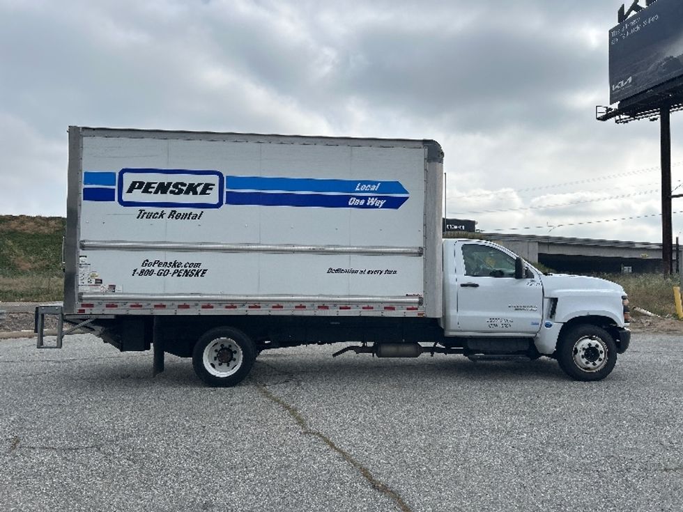 Medium Duty Box Truck-Light and Medium Duty Trucks-Chevrolet-2021-SILVERAD-Torrance-CA-85,997\n\t\tmiles-$ 37,500 - Image 15