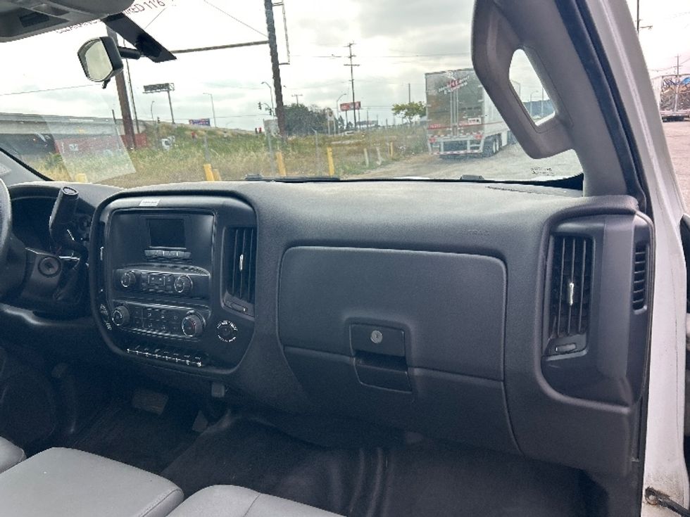 Medium Duty Box Truck-Light and Medium Duty Trucks-Chevrolet-2021-SILVERAD-Torrance-CA-85,997\n\t\tmiles-$ 37,500 - Image 21