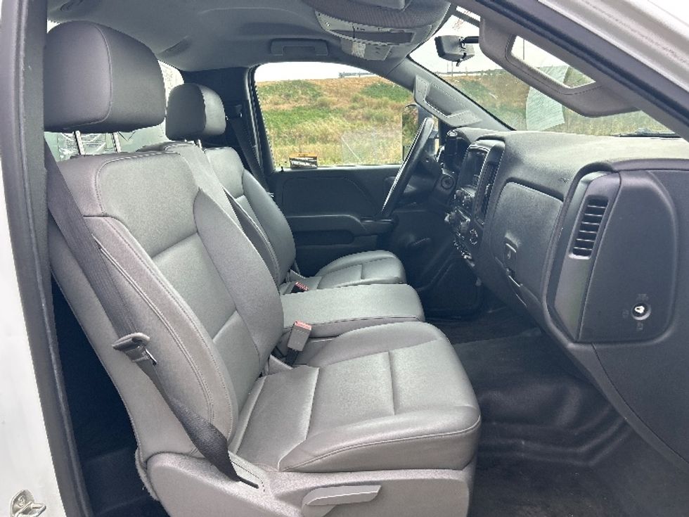 Medium Duty Box Truck-Light and Medium Duty Trucks-Chevrolet-2021-SILVERAD-Torrance-CA-85,997\n\t\tmiles-$ 37,500 - Image 22