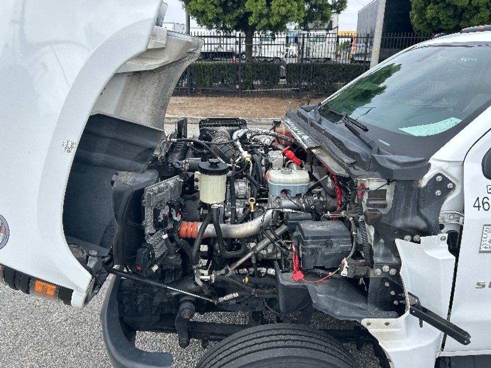 Medium Duty Box Truck-Light and Medium Duty Trucks-Chevrolet-2021-SILVERAD-Torrance-CA-85,997\n\t\tmiles-$ 37,500 - Image 24