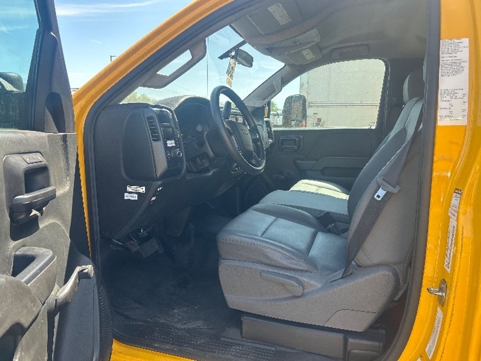 Medium Duty Box Truck-Light and Medium Duty Trucks-Chevrolet-2021-SILVERAD-Tucson-AZ-93,654\n\t\tmiles-$ 15,000 - Image 16