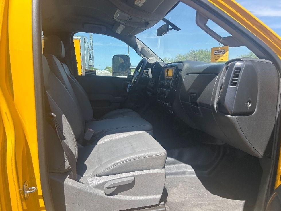 Medium Duty Box Truck-Light and Medium Duty Trucks-Chevrolet-2021-SILVERAD-Tucson-AZ-93,654\n\t\tmiles-$ 15,000 - Image 21