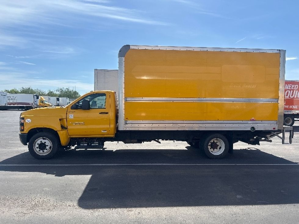Medium Duty Box Truck-Light and Medium Duty Trucks-Chevrolet-2021-SILVERAD-Tucson-AZ-93,654\n\t\tmiles-$ 15,000 - Image 4