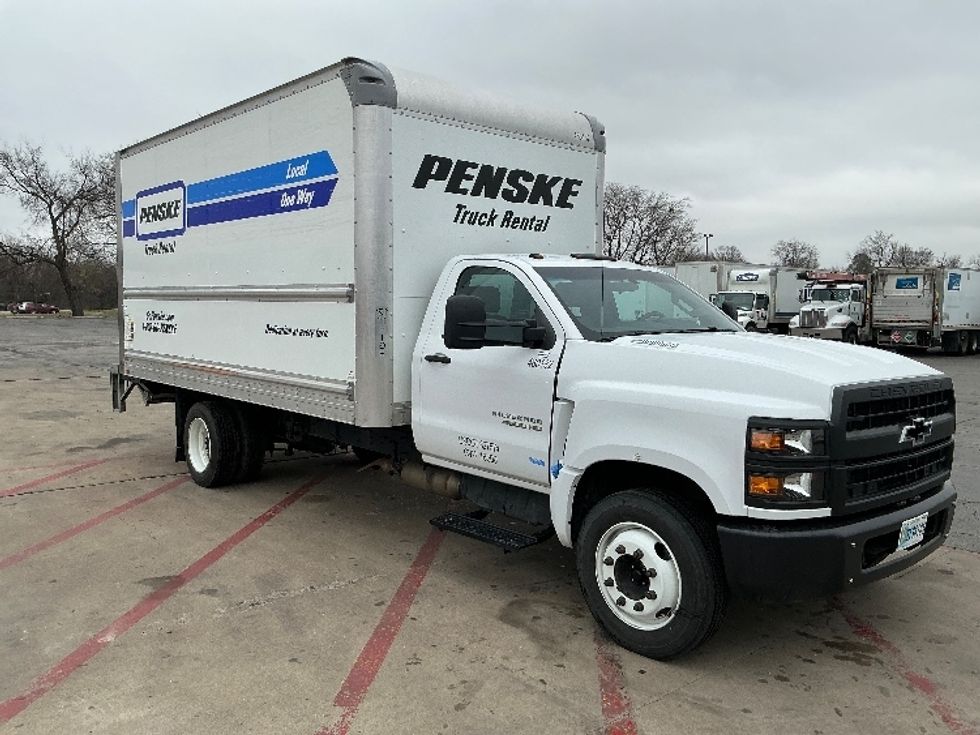 Medium Duty Box Truck-Light and Medium Duty Trucks-Chevrolet-2021-SILVERAD-Tulsa-OK-100,125\n\t\tmiles-$ 35,250 - Image 1