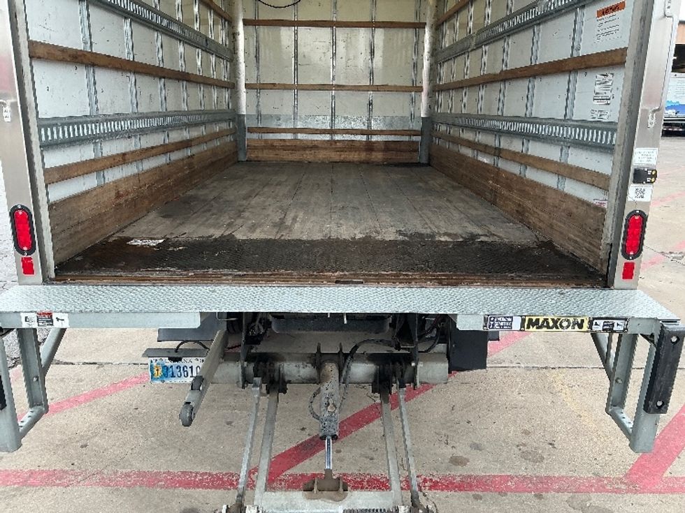 Medium Duty Box Truck-Light and Medium Duty Trucks-Chevrolet-2021-SILVERAD-Tulsa-OK-100,125\n\t\tmiles-$ 35,250 - Image 10