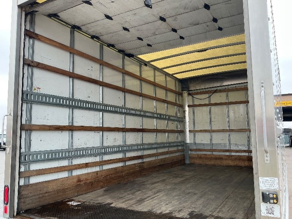 Medium Duty Box Truck-Light and Medium Duty Trucks-Chevrolet-2021-SILVERAD-Tulsa-OK-100,125\n\t\tmiles-$ 35,250 - Image 11