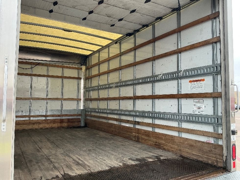 Medium Duty Box Truck-Light and Medium Duty Trucks-Chevrolet-2021-SILVERAD-Tulsa-OK-100,125\n\t\tmiles-$ 35,250 - Image 12