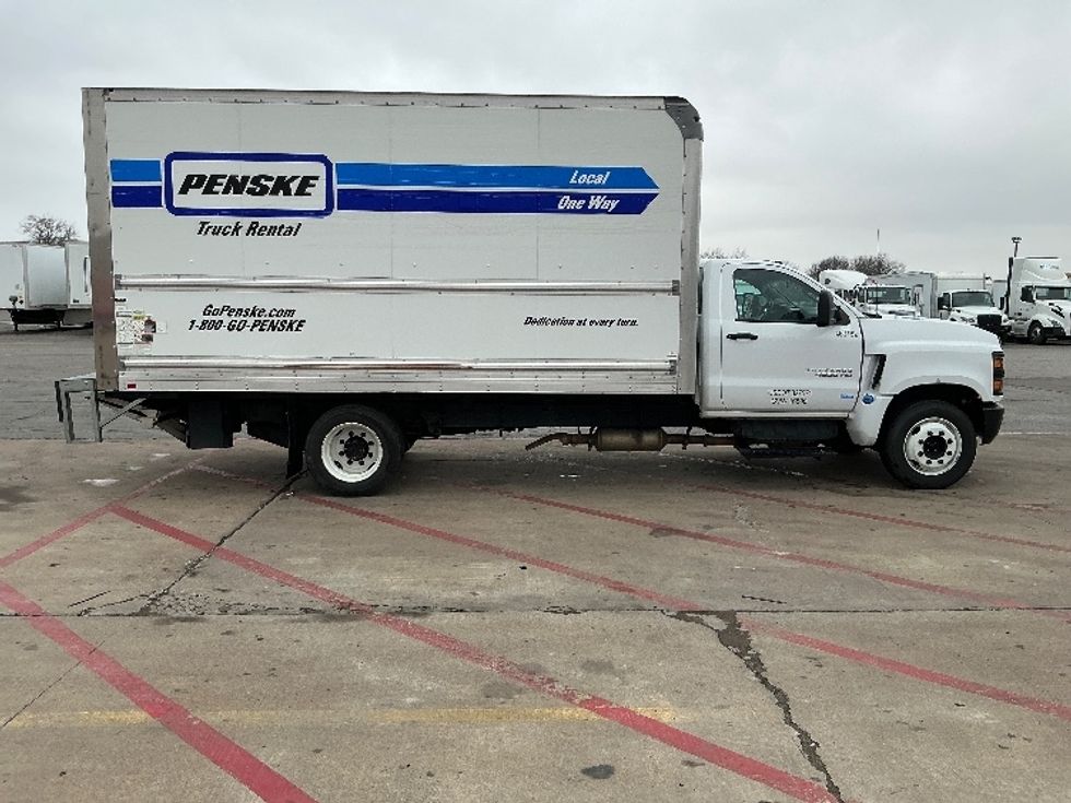 Medium Duty Box Truck-Light and Medium Duty Trucks-Chevrolet-2021-SILVERAD-Tulsa-OK-100,125\n\t\tmiles-$ 35,250 - Image 15