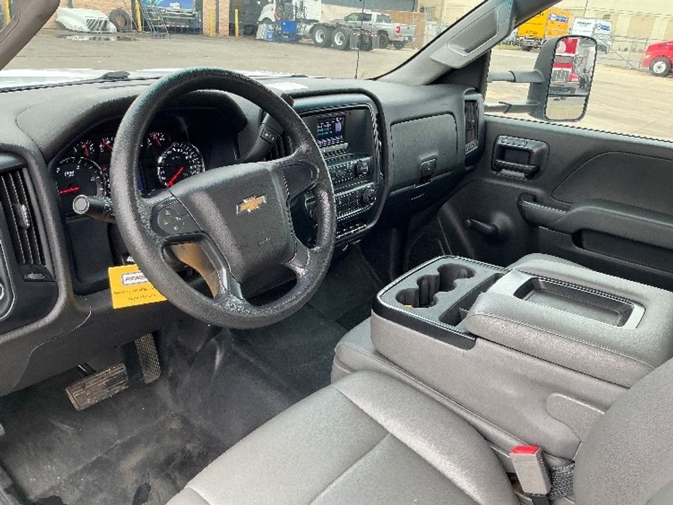 Medium Duty Box Truck-Light and Medium Duty Trucks-Chevrolet-2021-SILVERAD-Tulsa-OK-100,125\n\t\tmiles-$ 35,250 - Image 17
