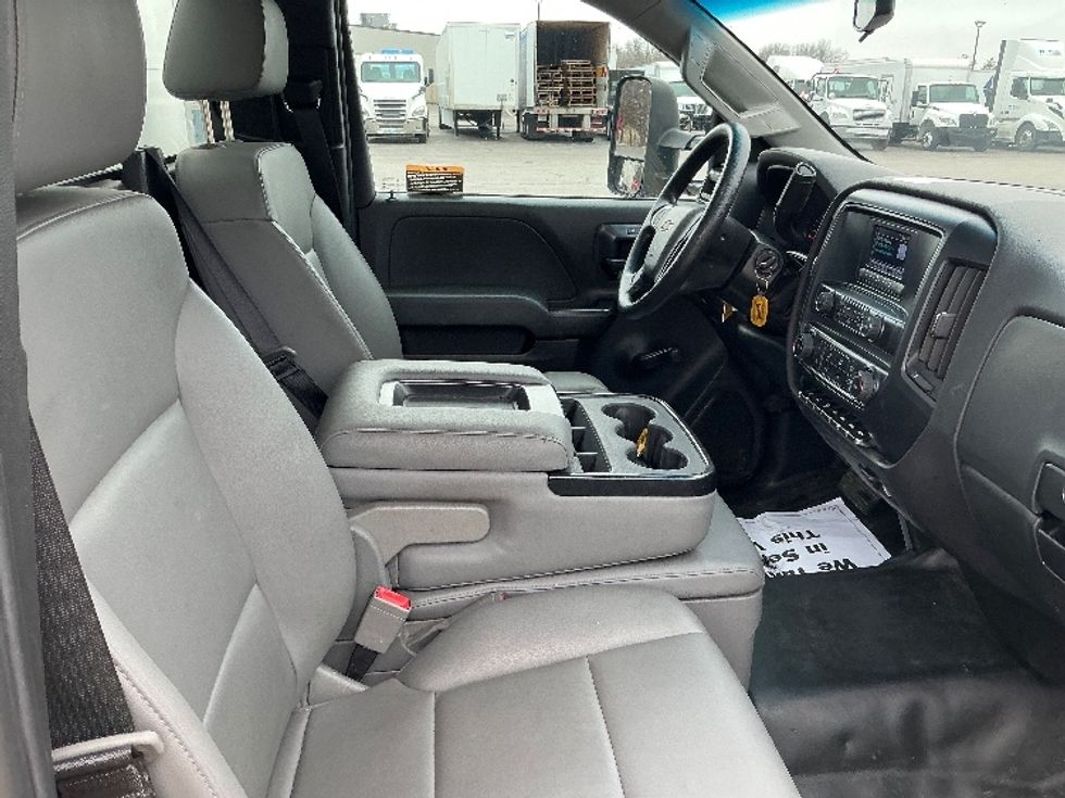 Medium Duty Box Truck-Light and Medium Duty Trucks-Chevrolet-2021-SILVERAD-Tulsa-OK-100,125\n\t\tmiles-$ 35,250 - Image 22