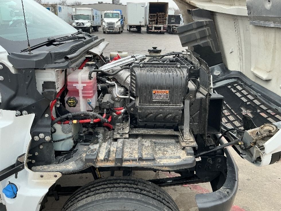 Medium Duty Box Truck-Light and Medium Duty Trucks-Chevrolet-2021-SILVERAD-Tulsa-OK-100,125\n\t\tmiles-$ 35,250 - Image 23