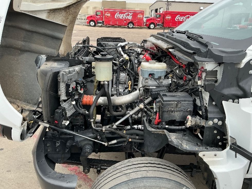 Medium Duty Box Truck-Light and Medium Duty Trucks-Chevrolet-2021-SILVERAD-Tulsa-OK-100,125\n\t\tmiles-$ 35,250 - Image 24