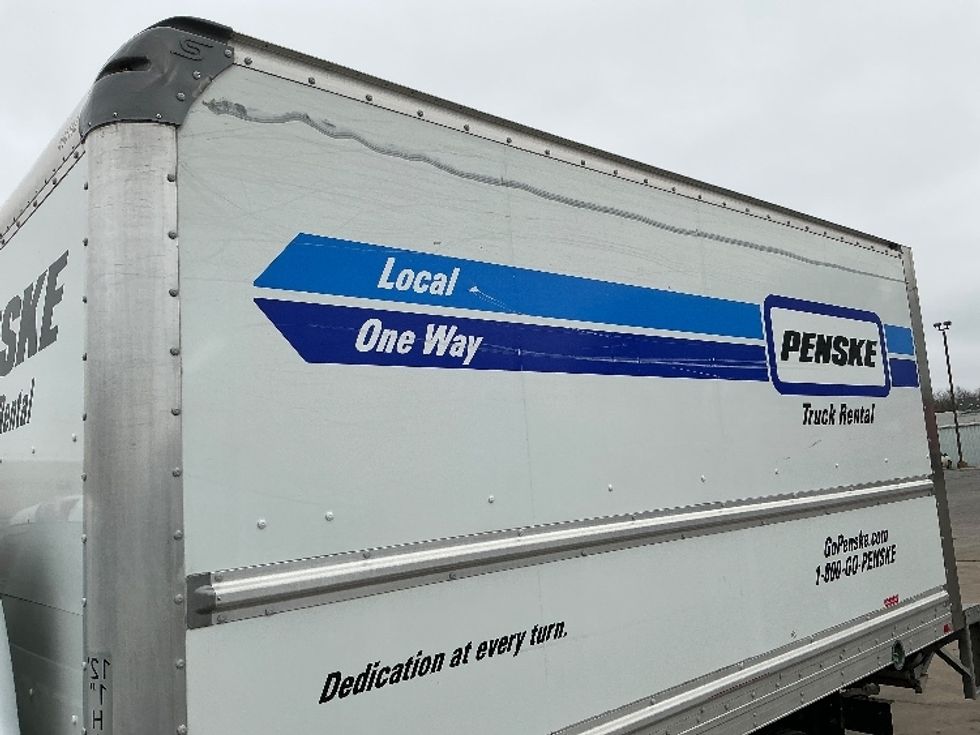 Medium Duty Box Truck-Light and Medium Duty Trucks-Chevrolet-2021-SILVERAD-Tulsa-OK-100,125\n\t\tmiles-$ 35,250 - Image 25