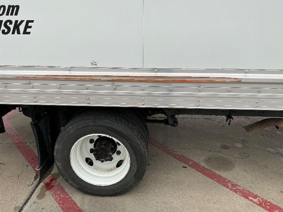 Medium Duty Box Truck-Light and Medium Duty Trucks-Chevrolet-2021-SILVERAD-Tulsa-OK-100,125\n\t\tmiles-$ 35,250 - Image 26