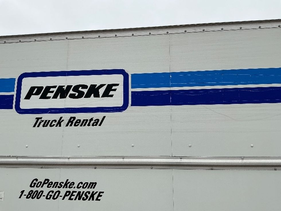 Medium Duty Box Truck-Light and Medium Duty Trucks-Chevrolet-2021-SILVERAD-Tulsa-OK-100,125\n\t\tmiles-$ 35,250 - Image 27