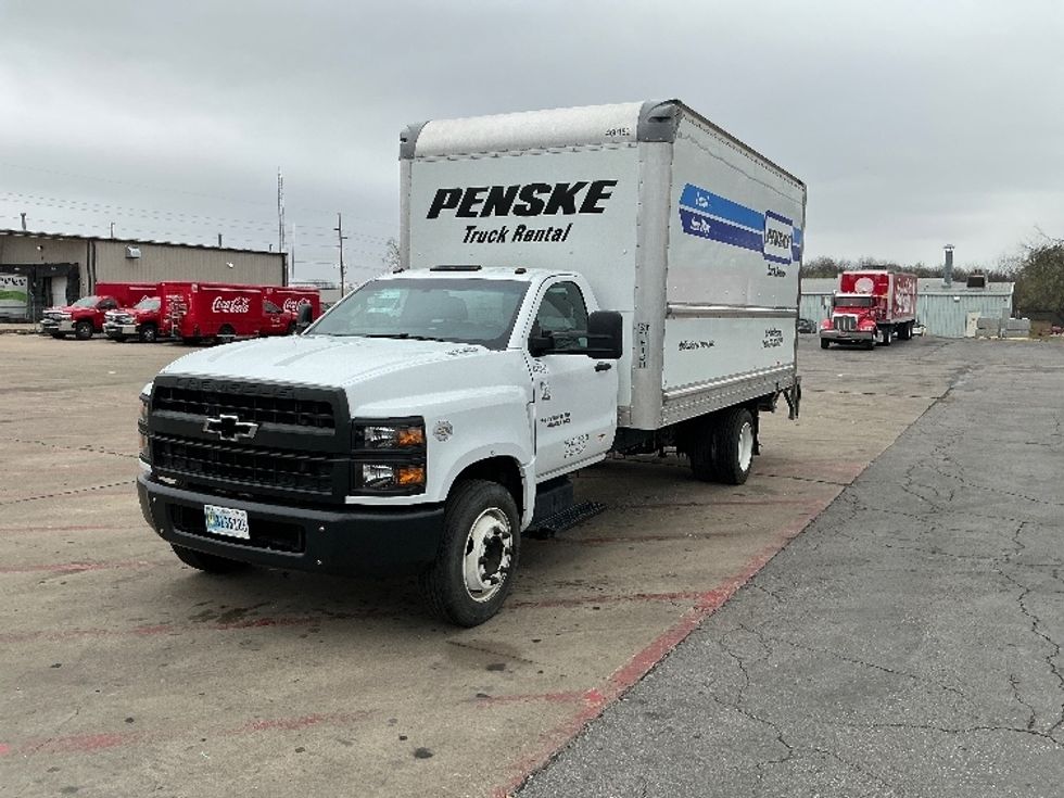 Medium Duty Box Truck-Light and Medium Duty Trucks-Chevrolet-2021-SILVERAD-Tulsa-OK-100,125\n\t\tmiles-$ 35,250 - Image 3