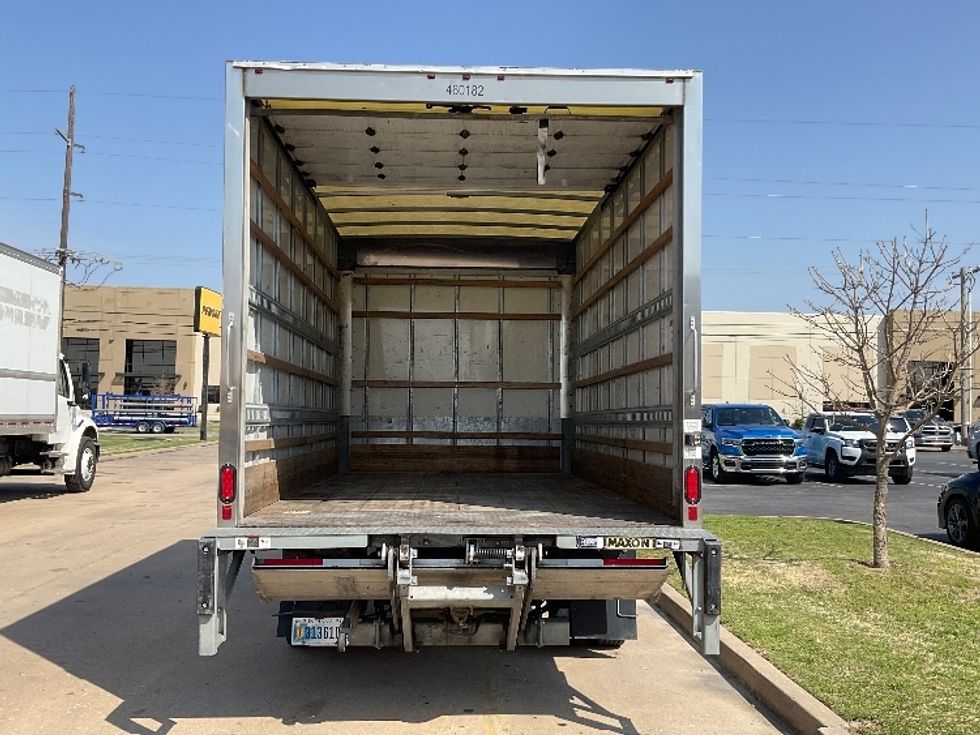 Medium Duty Box Truck-Light and Medium Duty Trucks-Chevrolet-2021-SILVERAD-Tulsa-OK-100,125\n\t\tmiles-$ 35,250 - Image 8