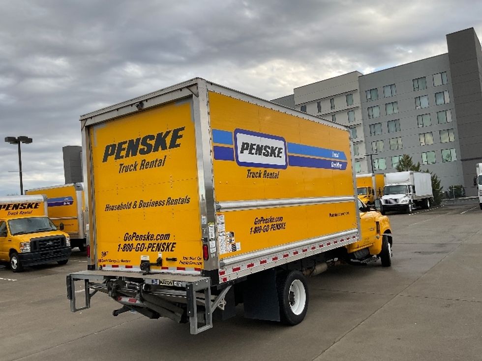 Medium Duty Box Truck-Light and Medium Duty Trucks-Chevrolet-2022-SILVERAD-Cleveland-TN-66,174\n\t\tmiles-$ 62,250 - Image 13