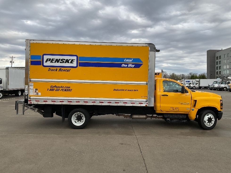 Medium Duty Box Truck-Light and Medium Duty Trucks-Chevrolet-2022-SILVERAD-Cleveland-TN-66,174\n\t\tmiles-$ 62,250 - Image 15