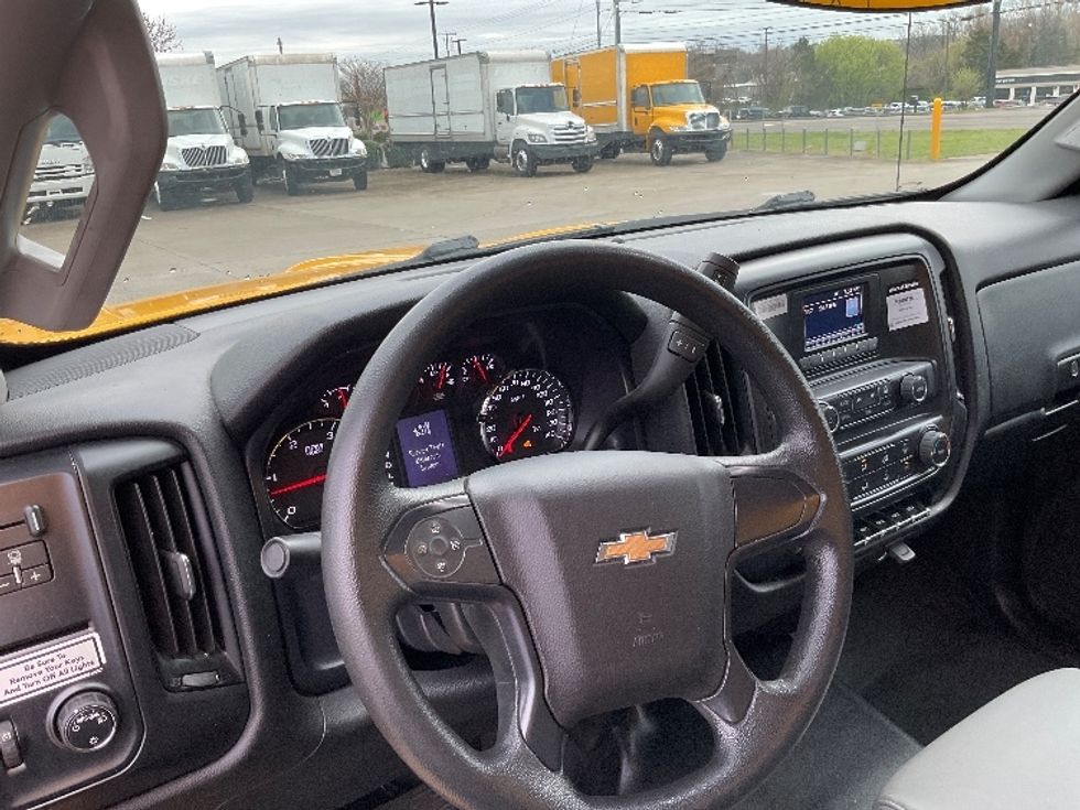 Medium Duty Box Truck-Light and Medium Duty Trucks-Chevrolet-2022-SILVERAD-Cleveland-TN-66,174\n\t\tmiles-$ 62,250 - Image 17