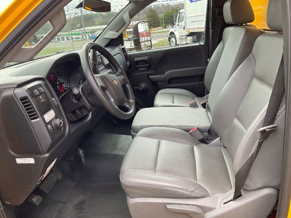 Medium Duty Box Truck-Light and Medium Duty Trucks-Chevrolet-2022-SILVERAD-Cleveland-TN-66,174\n\t\tmiles-$ 62,250 - Image 19