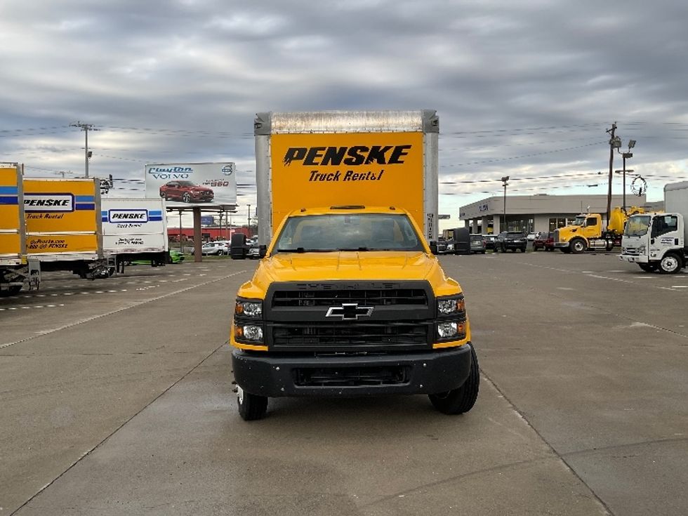 Medium Duty Box Truck-Light and Medium Duty Trucks-Chevrolet-2022-SILVERAD-Cleveland-TN-66,174\n\t\tmiles-$ 62,250 - Image 2