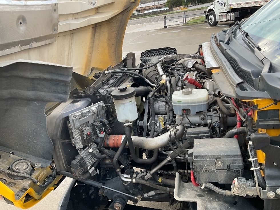 Medium Duty Box Truck-Light and Medium Duty Trucks-Chevrolet-2022-SILVERAD-Cleveland-TN-66,174\n\t\tmiles-$ 62,250 - Image 23