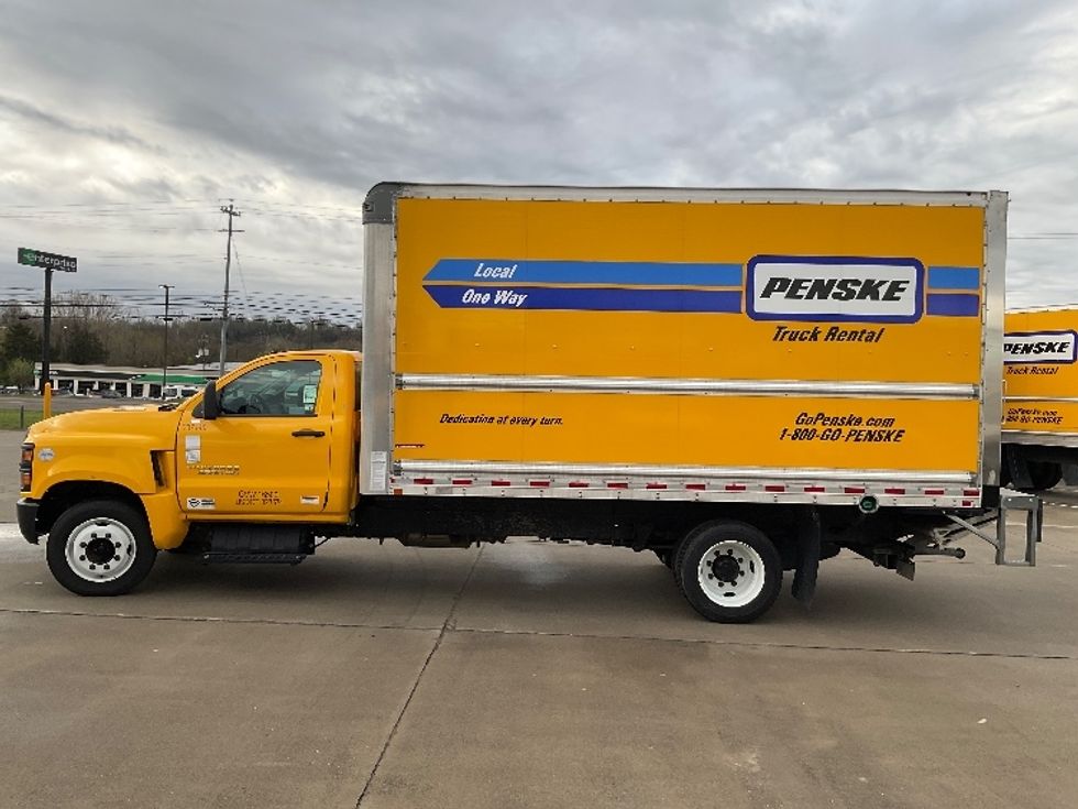 Medium Duty Box Truck-Light and Medium Duty Trucks-Chevrolet-2022-SILVERAD-Cleveland-TN-66,174\n\t\tmiles-$ 62,250 - Image 4