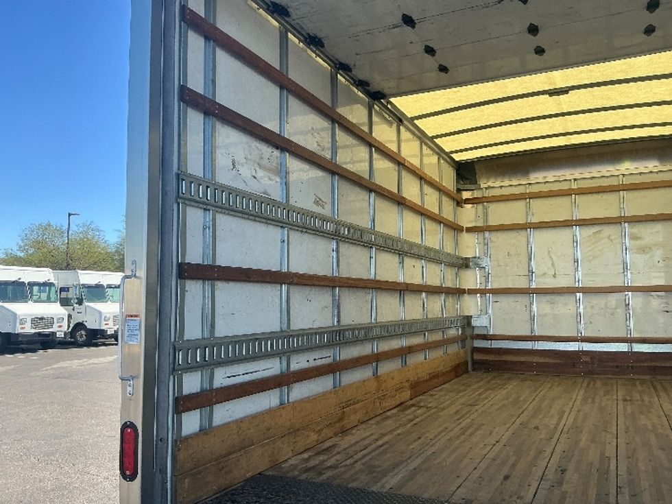 Medium Duty Box Truck-Light and Medium Duty Trucks-Chevrolet-2022-SILVERAD-Phoenix-AZ-139,590\n\t\tmiles-$ 37,750 - Image 11