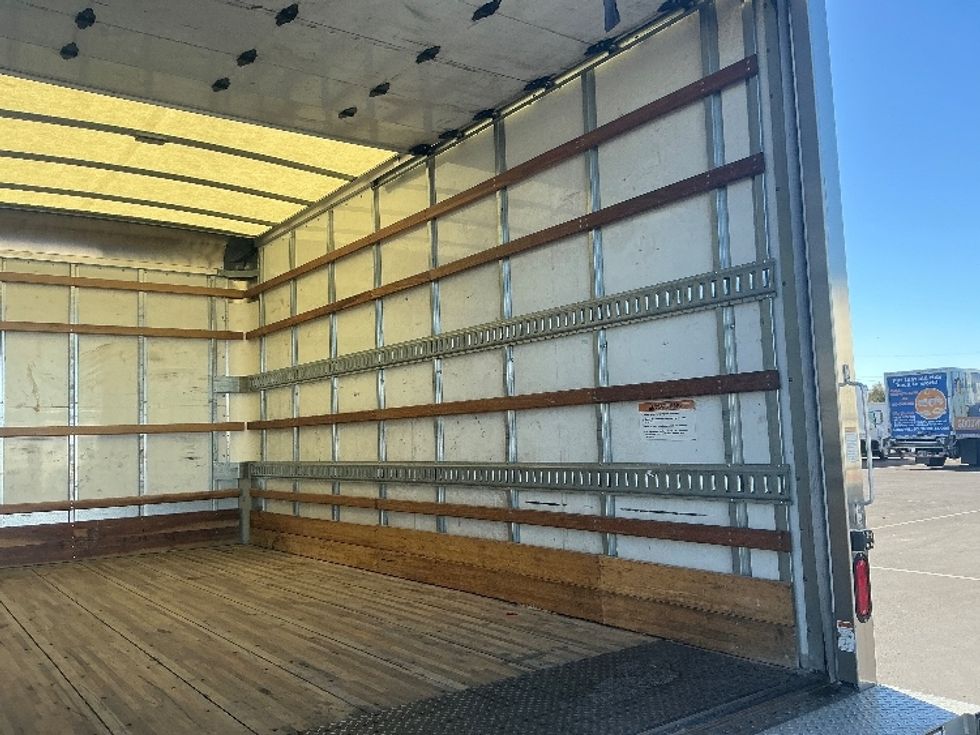 Medium Duty Box Truck-Light and Medium Duty Trucks-Chevrolet-2022-SILVERAD-Phoenix-AZ-139,590\n\t\tmiles-$ 37,750 - Image 12