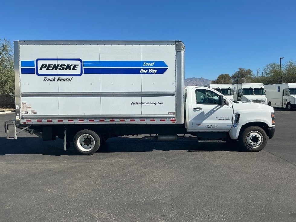 Medium Duty Box Truck-Light and Medium Duty Trucks-Chevrolet-2022-SILVERAD-Phoenix-AZ-139,590\n\t\tmiles-$ 37,750 - Image 15