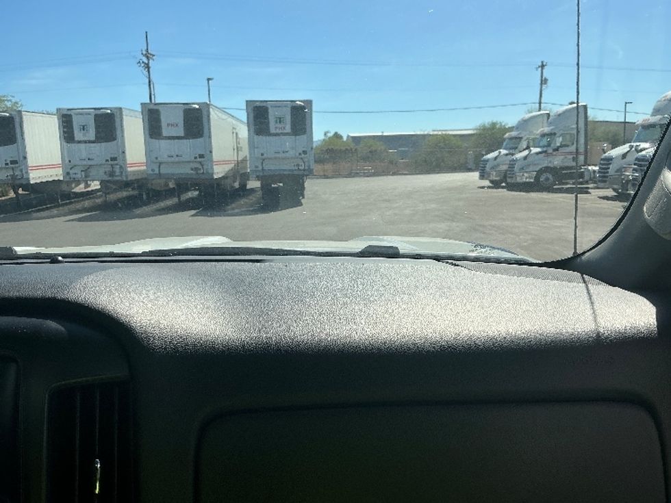 Medium Duty Box Truck-Light and Medium Duty Trucks-Chevrolet-2022-SILVERAD-Phoenix-AZ-139,590\n\t\tmiles-$ 37,750 - Image 21