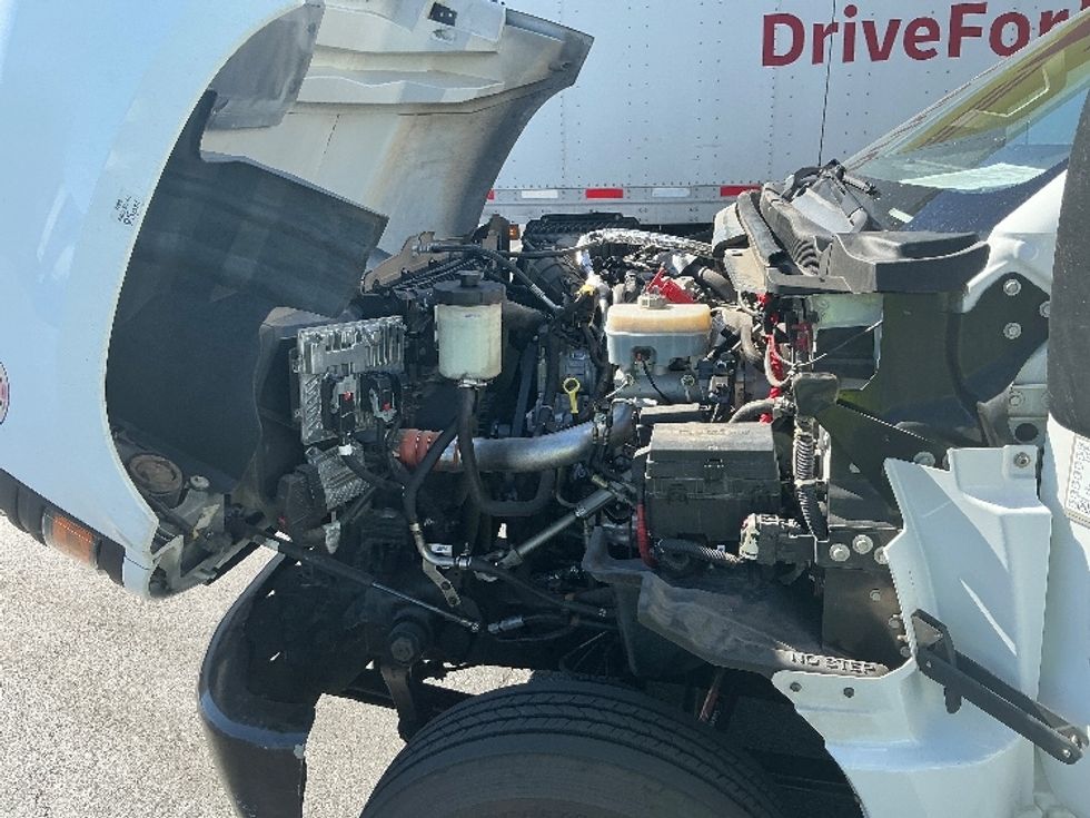 Medium Duty Box Truck-Light and Medium Duty Trucks-Chevrolet-2022-SILVERAD-Phoenix-AZ-139,590\n\t\tmiles-$ 37,750 - Image 24