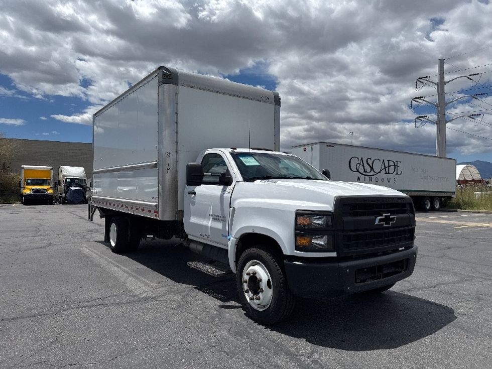Medium Duty Box Truck-Light and Medium Duty Trucks-Chevrolet-2022-SILVERAD-Salt Lake City-UT-77,470\n\t\tmiles-$ 35,750 - Image 1