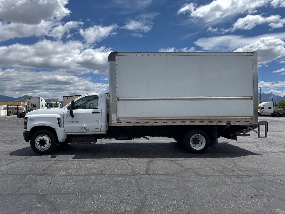 Medium Duty Box Truck-Light and Medium Duty Trucks-Chevrolet-2022-SILVERAD-Salt Lake City-UT-77,470\n\t\tmiles-$ 35,750 - Image 4