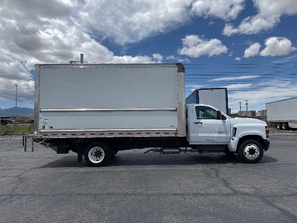 Medium Duty Box Truck-Light and Medium Duty Trucks-Chevrolet-2022-SILVERAD-Salt Lake City-UT-77,470\n\t\tmiles-$ 35,750 - Image 15