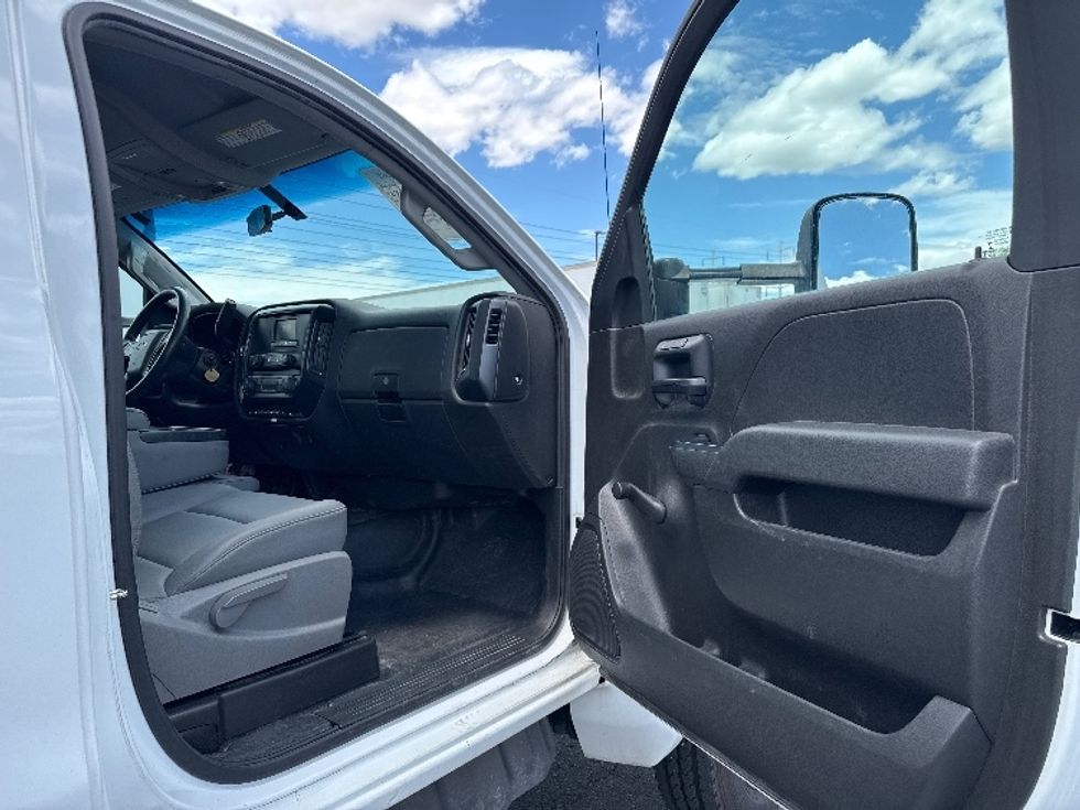 Medium Duty Box Truck-Light and Medium Duty Trucks-Chevrolet-2022-SILVERAD-Salt Lake City-UT-77,470\n\t\tmiles-$ 35,750 - Image 20