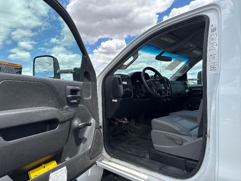 Medium Duty Box Truck-Light and Medium Duty Trucks-Chevrolet-2022-SILVERAD-Salt Lake City-UT-77,470\n\t\tmiles-$ 35,750 - Image 16
