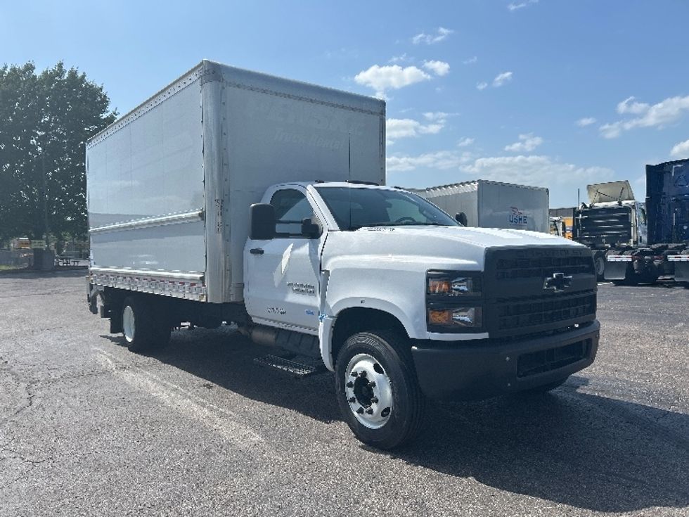 Medium Duty Box Truck-Light and Medium Duty Trucks-Chevrolet-2023-SILVERAD-Memphis-TN-64,243\n\t\tmiles-$ 48,250 - Image 1