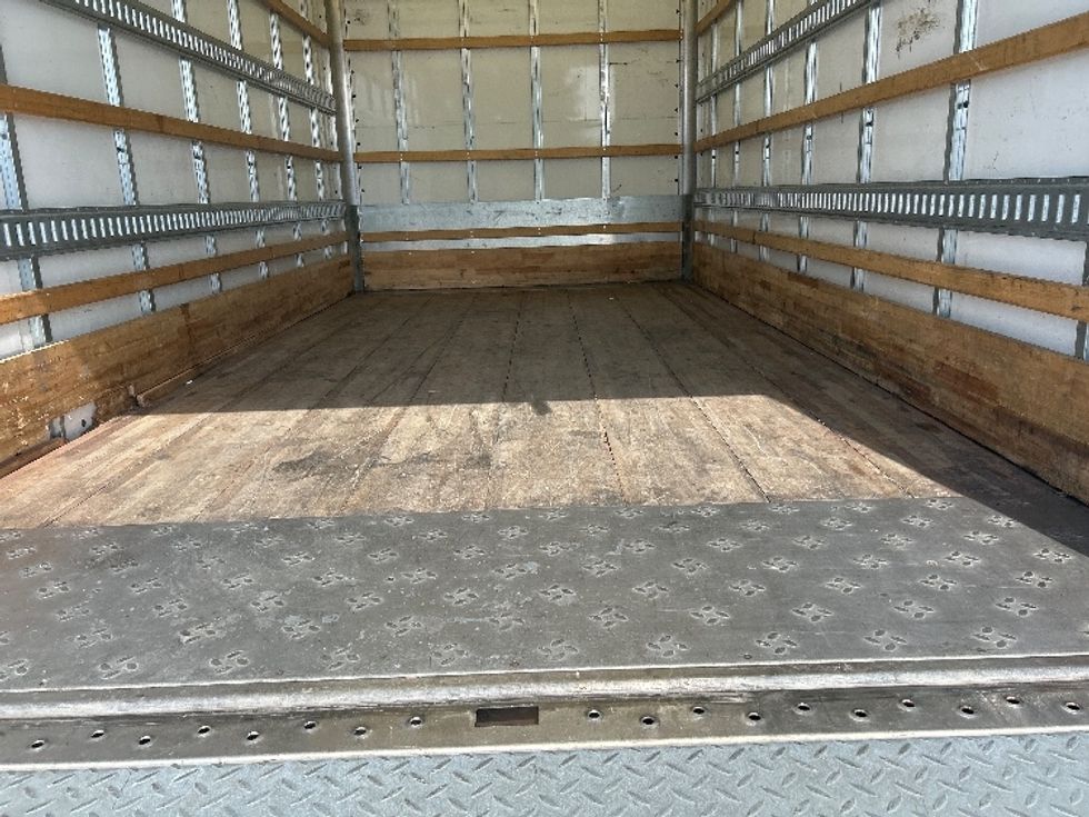Medium Duty Box Truck-Light and Medium Duty Trucks-Chevrolet-2023-SILVERAD-Memphis-TN-64,243\n\t\tmiles-$ 48,250 - Image 10