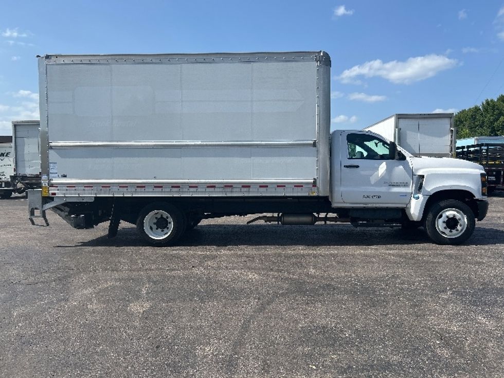 Medium Duty Box Truck-Light and Medium Duty Trucks-Chevrolet-2023-SILVERAD-Memphis-TN-64,243\n\t\tmiles-$ 48,250 - Image 15