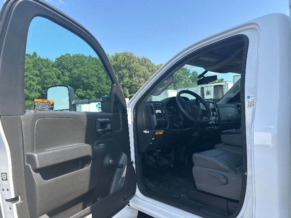 Medium Duty Box Truck-Light and Medium Duty Trucks-Chevrolet-2023-SILVERAD-Memphis-TN-64,243\n\t\tmiles-$ 48,250 - Image 16