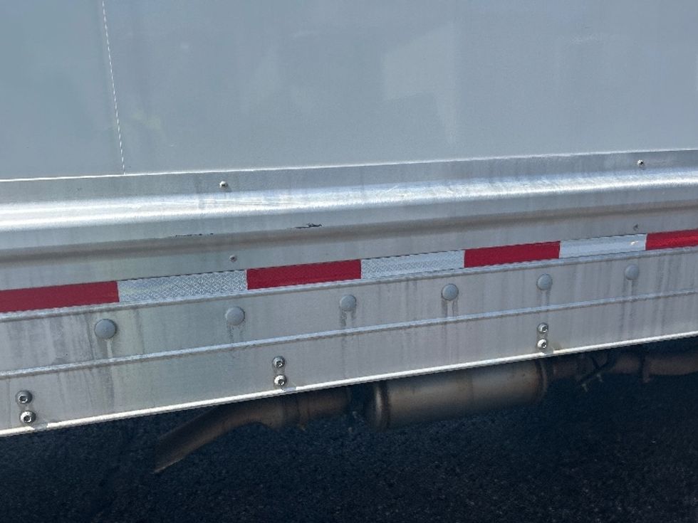 Medium Duty Box Truck-Light and Medium Duty Trucks-Chevrolet-2023-SILVERAD-Memphis-TN-64,243\n\t\tmiles-$ 48,250 - Image 26