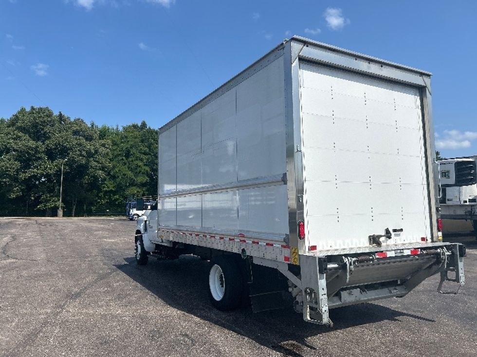 Medium Duty Box Truck-Light and Medium Duty Trucks-Chevrolet-2023-SILVERAD-Memphis-TN-64,243\n\t\tmiles-$ 48,250 - Image 6