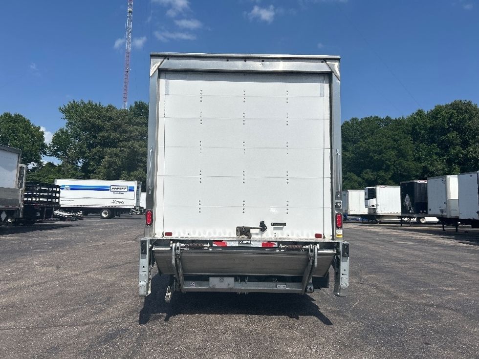 Medium Duty Box Truck-Light and Medium Duty Trucks-Chevrolet-2023-SILVERAD-Memphis-TN-64,243\n\t\tmiles-$ 48,250 - Image 7