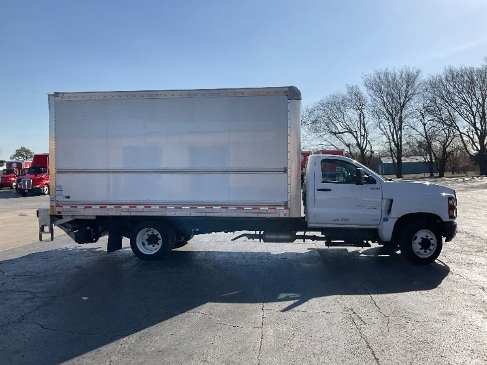 Medium Duty Box Truck-Light and Medium Duty Trucks-Chevrolet-2023-SILVERAD-Tulsa-OK-49,314\n\t\tmiles-$ 57,500 - Image 15