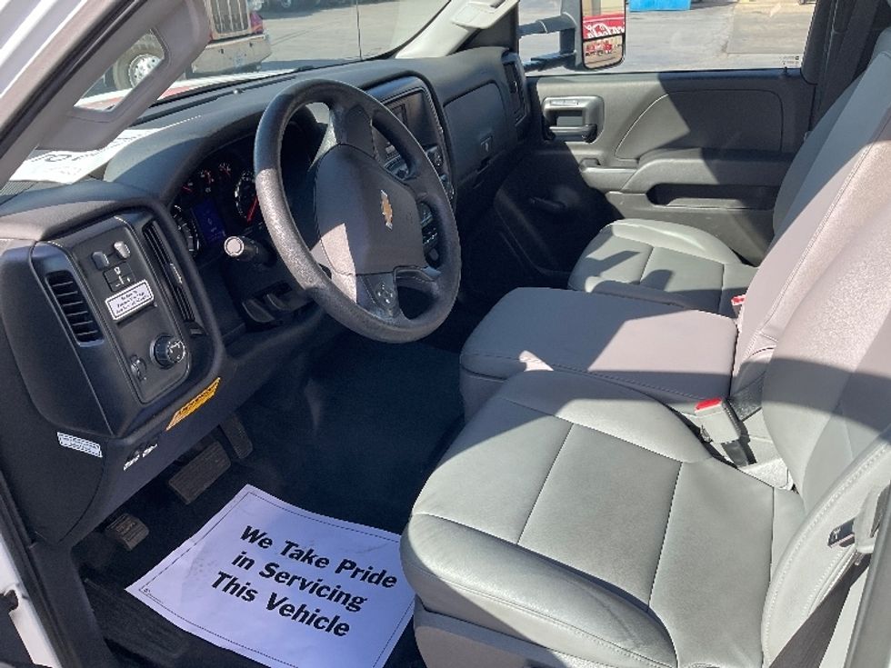 Medium Duty Box Truck-Light and Medium Duty Trucks-Chevrolet-2023-SILVERAD-Tulsa-OK-49,314\n\t\tmiles-$ 57,500 - Image 16