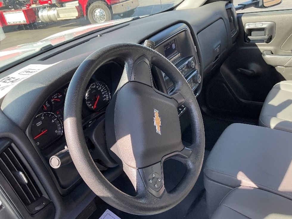 Medium Duty Box Truck-Light and Medium Duty Trucks-Chevrolet-2023-SILVERAD-Tulsa-OK-49,314\n\t\tmiles-$ 57,500 - Image 17