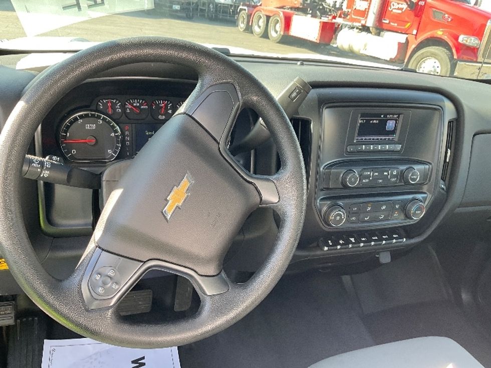 Medium Duty Box Truck-Light and Medium Duty Trucks-Chevrolet-2023-SILVERAD-Tulsa-OK-49,314\n\t\tmiles-$ 57,500 - Image 18