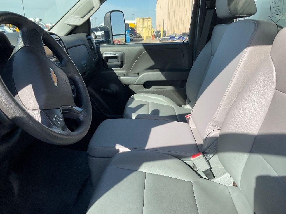 Medium Duty Box Truck-Light and Medium Duty Trucks-Chevrolet-2023-SILVERAD-Tulsa-OK-49,314\n\t\tmiles-$ 57,500 - Image 19